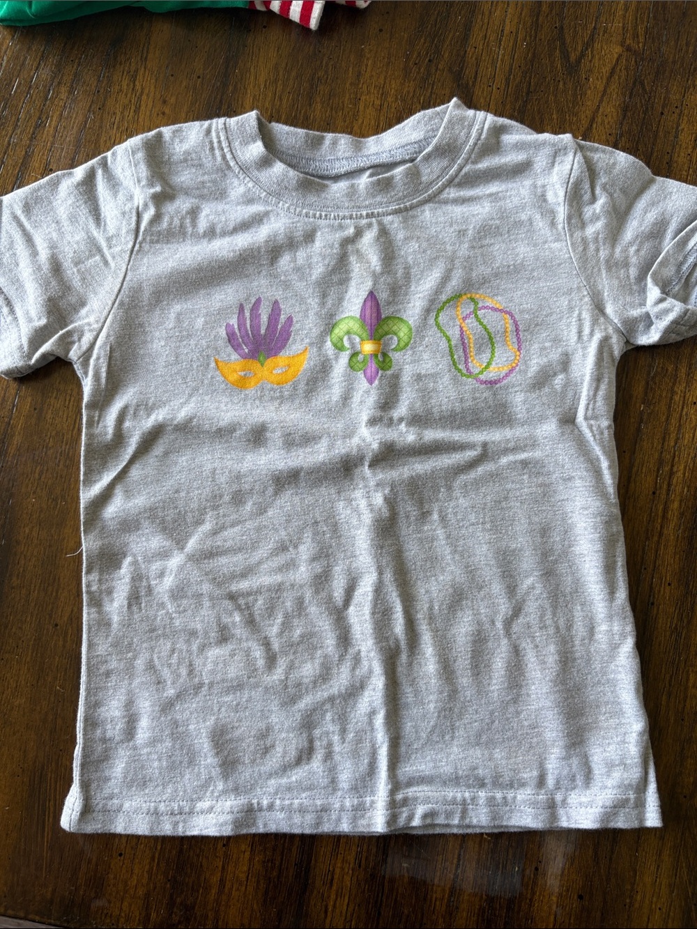 Light Gray Mardi Gras Icon Short Sleeve Tee
